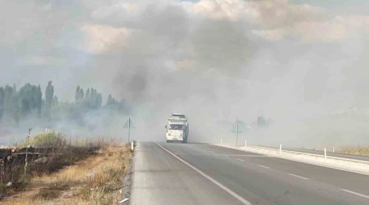 Beyşehir’de anız yangınları kazalara davetiye çıkarıyor