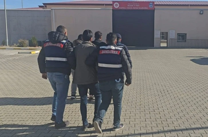 Gaziantep'te 3 düzensiz göçmen yakalandı, 2 organizatör tutuklandı