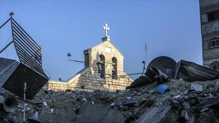 İsrail'in bombaladığı Gazze'deki Aziz Porphyrius Kilisesi'nde 'Palmiye Pazarı�