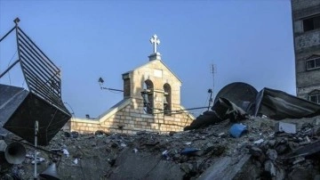 İsrail'in bombaladığı Gazze'deki Aziz Porphyrius Kilisesi'nde 'Palmiye Pazarı&#0